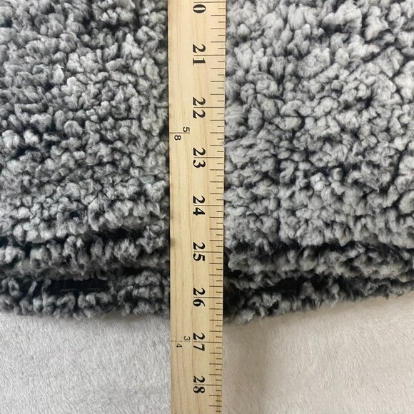 NWT Thread and Supply Gray Sherpa Fleece Soft Cozy Vest - Picture 9 of 9